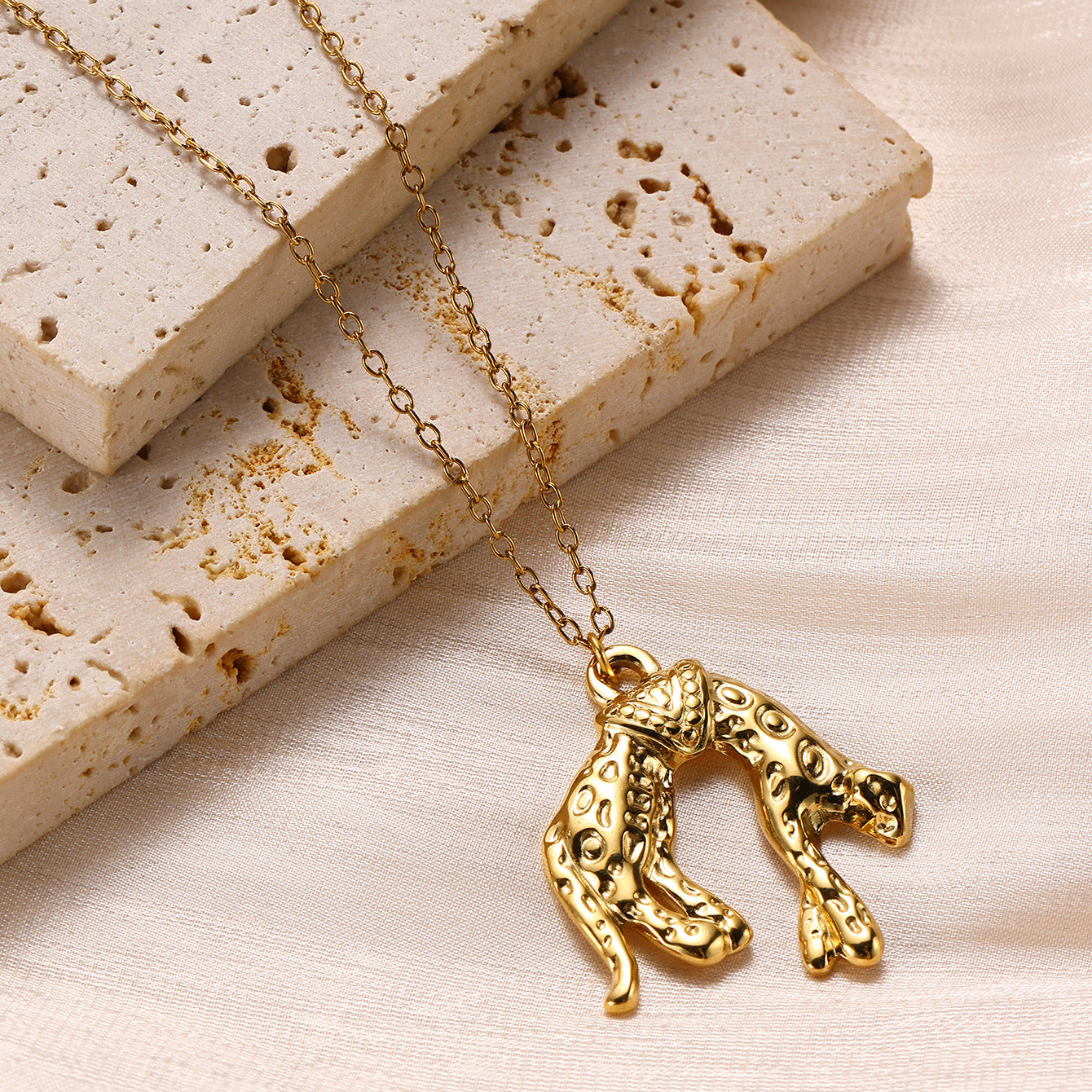 Collier Sahara
