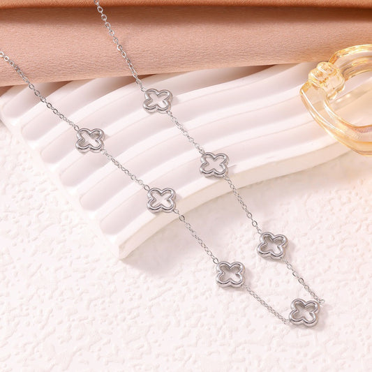 Collier trèfle argenté